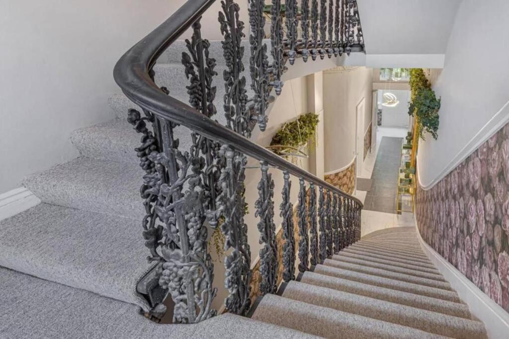 Stylish Hyde Park Home By Tube Stations With Elevator لندن المظهر الخارجي الصورة